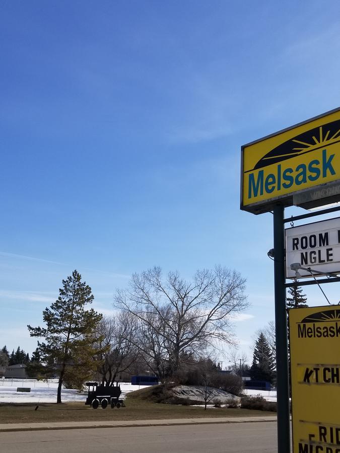 Melsask Motel Melville Exterior photo