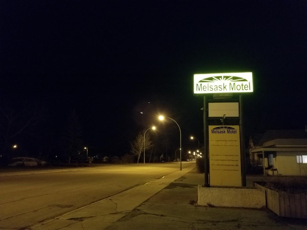 Melsask Motel Melville Exterior photo